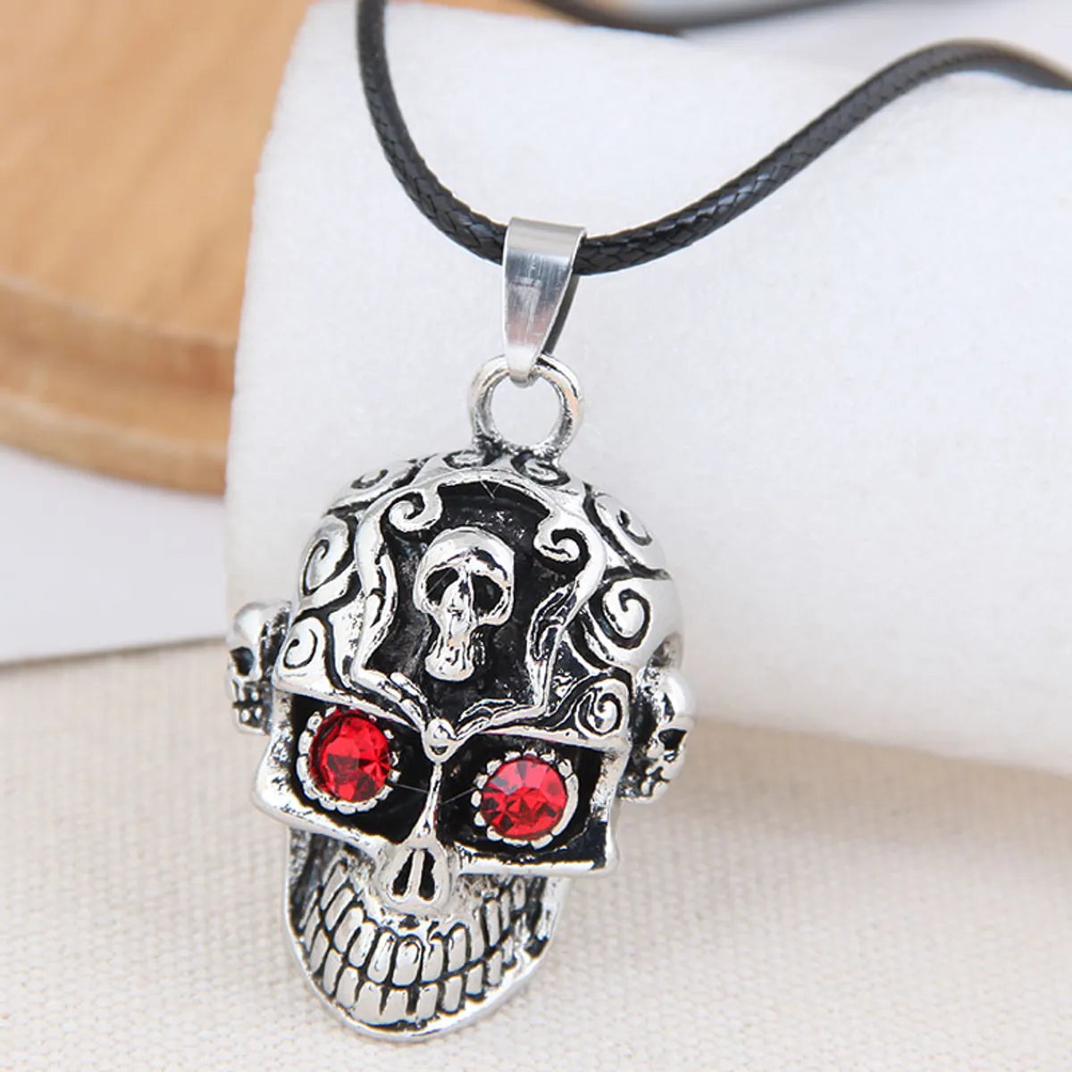 Opal Necklaces-New Fashion Retro Simple Skull Exaggerated Alloy Necklace