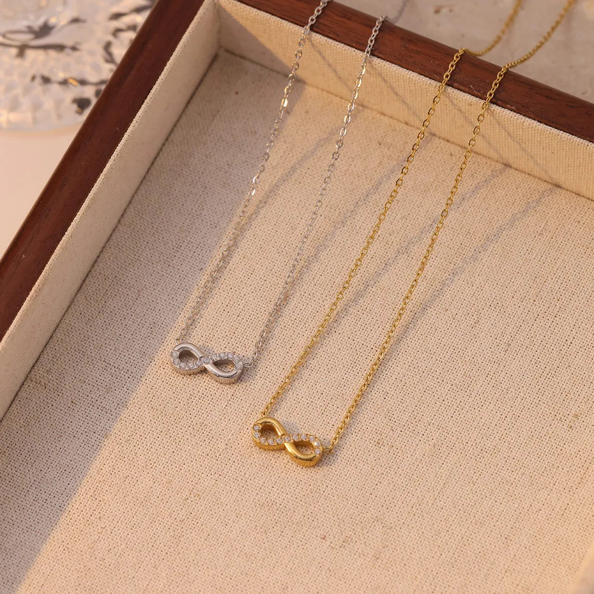 Women's Necklaces-304 Stainless Steel White Gold Plated Gold Plated Casual Simple Style Inlay Infinity Artificial Diamond Pendant Necklace