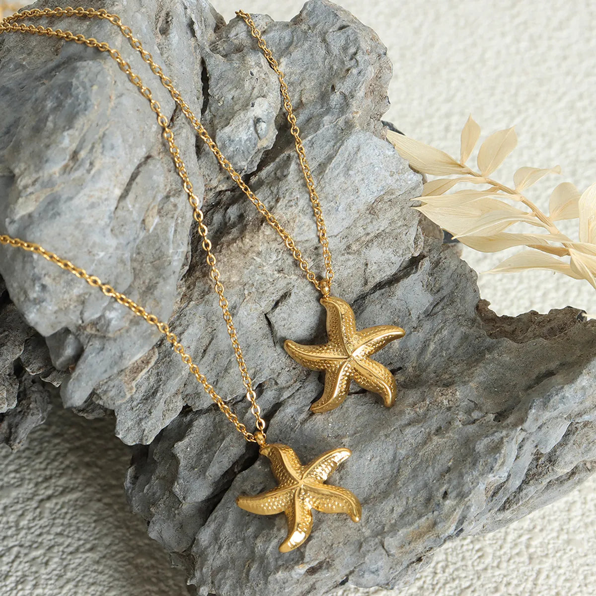 Luxury Gold Necklaces-Cute Beach Starfish Titanium Steel Plating 18k Gold Plated Pendant Necklace