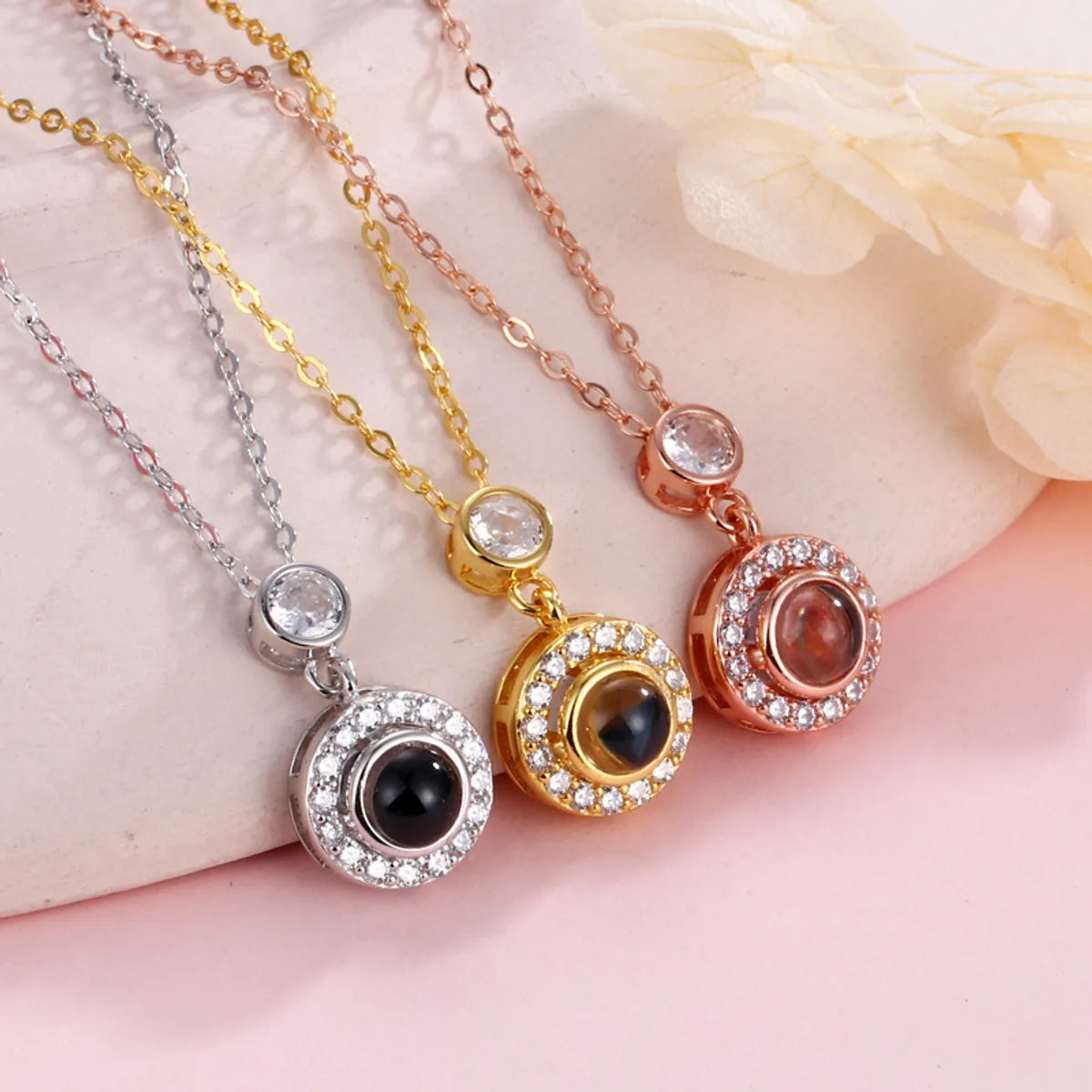 Trendy Gold Necklaces-Simple Style Round Sterling Silver Plating Pendant Necklace